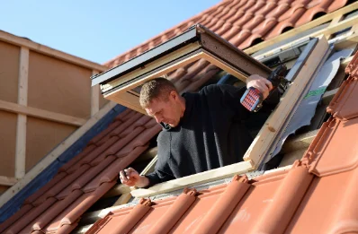 Pose de fenêtres de toit Velux à Bicqueley